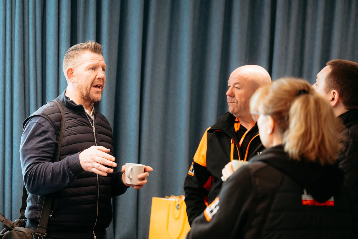 Winnie Howes, Michael Allan, Vaina Lumbiwa, Micheal Carruthers med