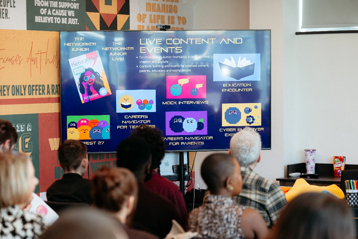 Winnie Howes, Michael Allan, Vaina Lumbiwa, Micheal Carruthers med