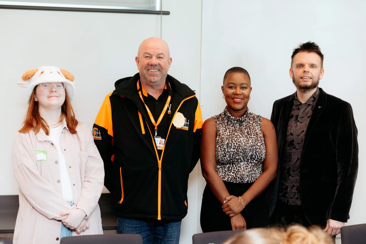 Winnie Howes, Michael Allan, Vaina Lumbiwa, Micheal Carruthers med